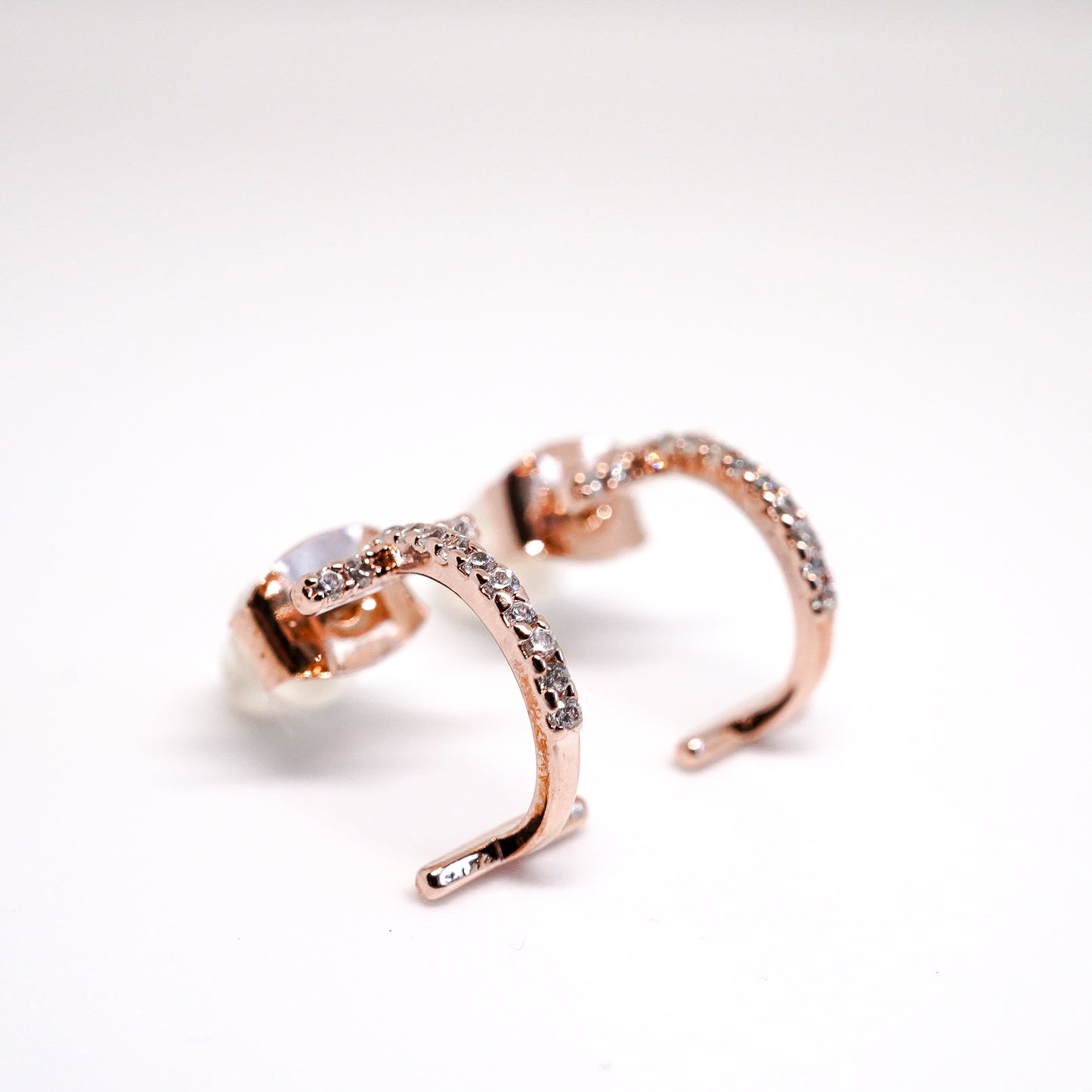 Sparkling Curved Bar Studs