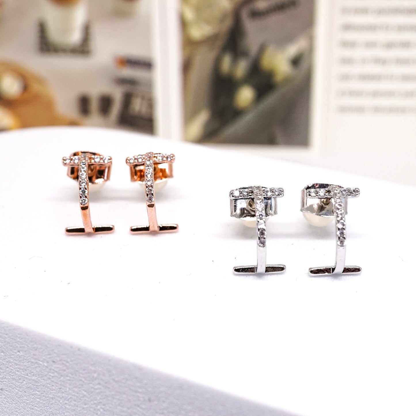 Sparkling Curved Bar Studs