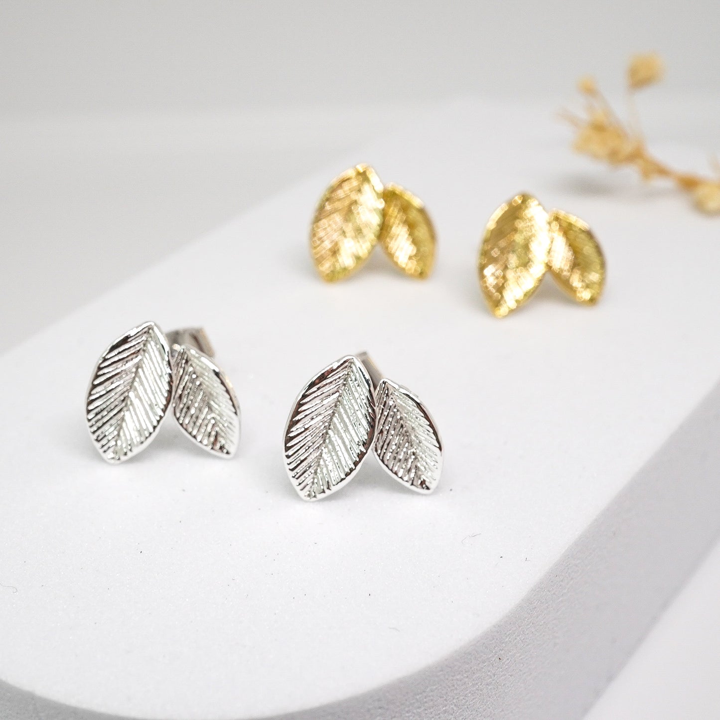 Dual-Leaf Studs