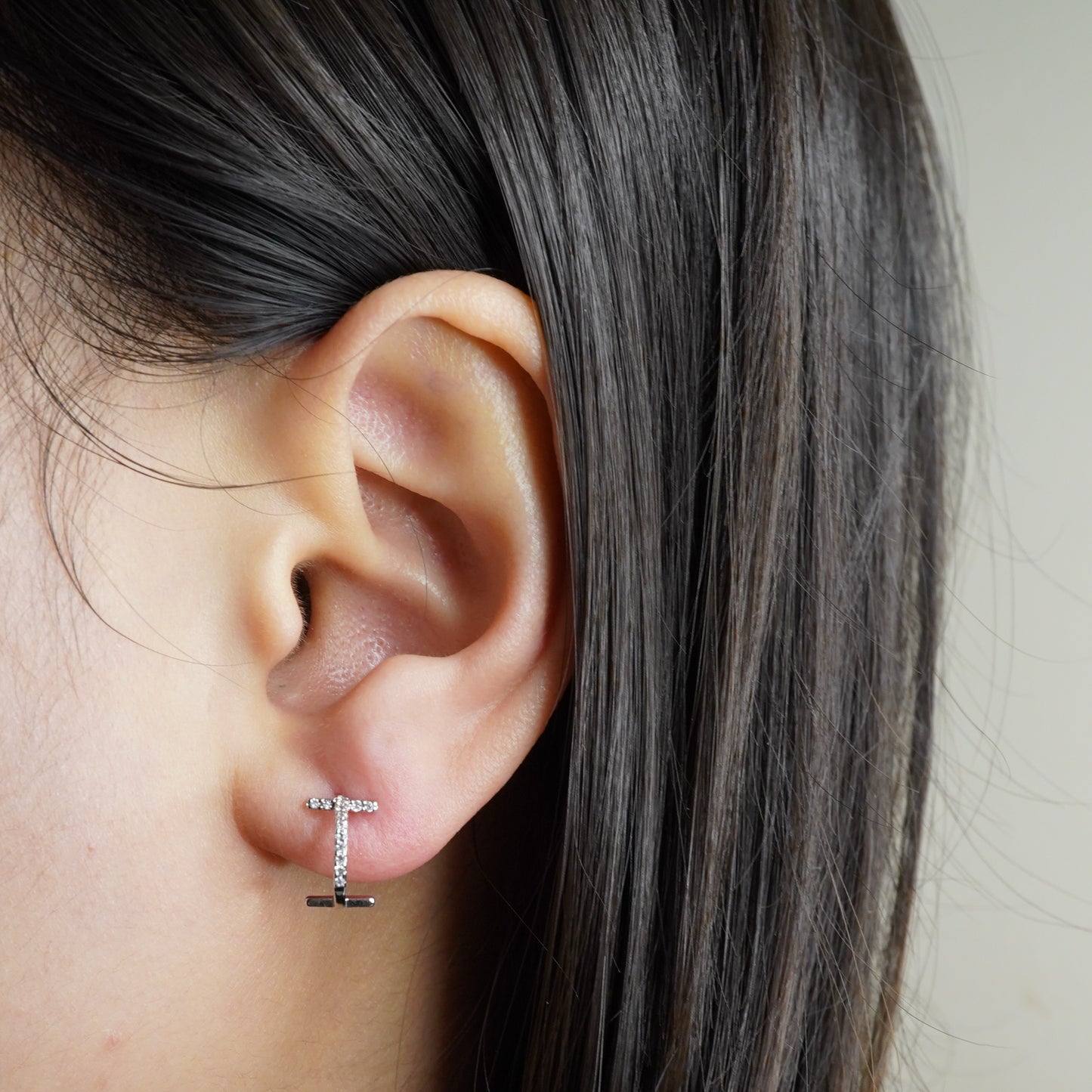 Sparkling Curved Bar Studs